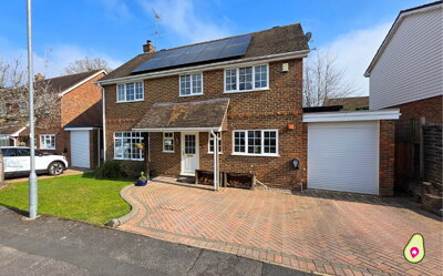 Property on Dukes Wood, RG45 6NF