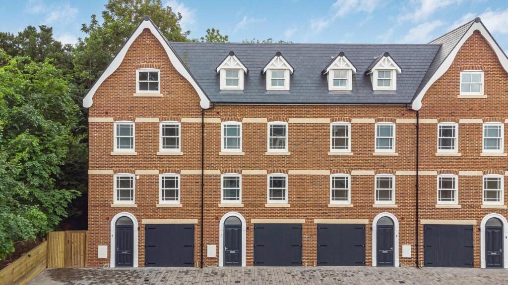 Terraced House