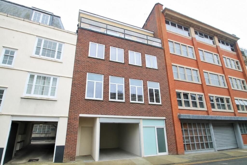 Property main image