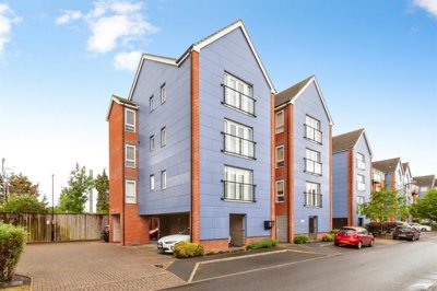 Property on Chadwick Road, SL3 7FU
