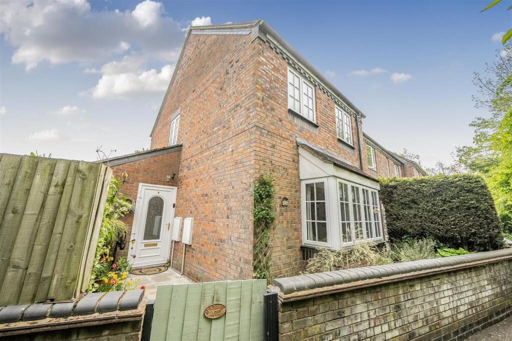 Terraced House