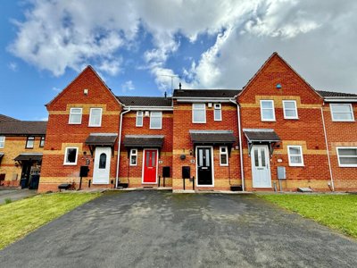 Property on Knowle Close, B45 8XU