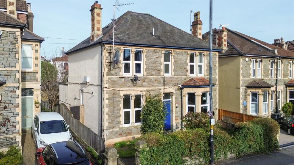 Property main image