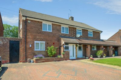 Property on The Gossamers, WD25 9AT
