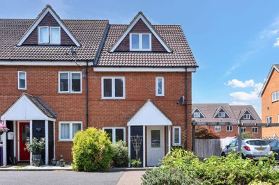 Property on Pippin Grove, SG8 5HP