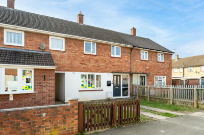 Property on Barnes Close, CB5 8RR