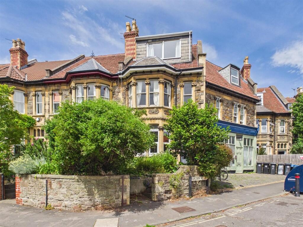 Property main image