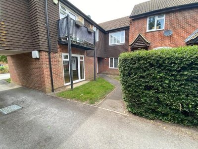 Property on Freemans Close, RG17 0QR