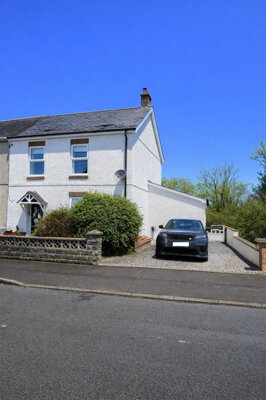 Property on Heol Y Felin, SA18 2HL