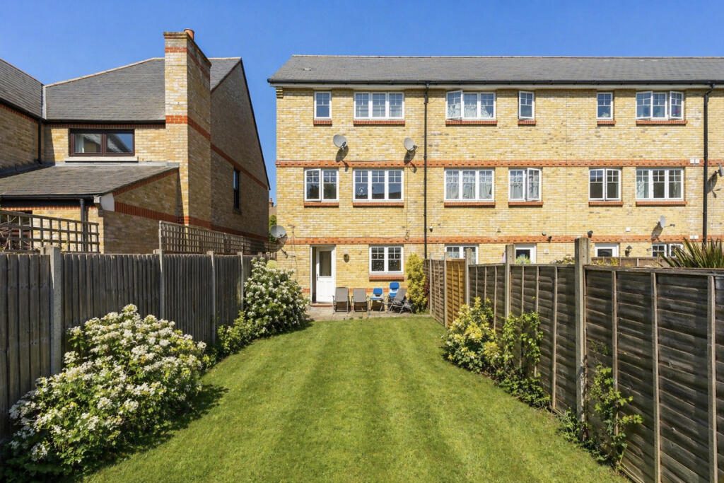 Terraced House