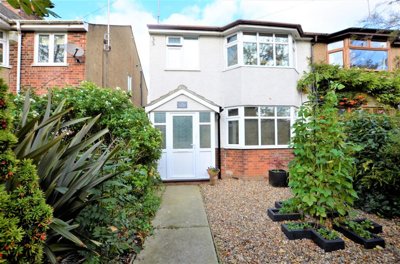 Property on Victoria Road, NR33 9LP