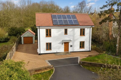 Property on Church Road, IP19 0AZ