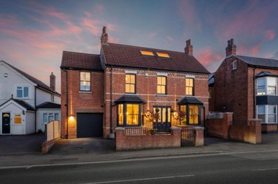 Property on London Road, RG40 1YA