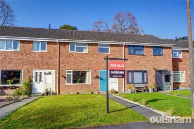 Property on School Road, WR9 7PU