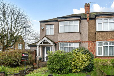 Property on Perry Vale, SE23 2LR