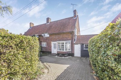 Property on Digswell Road, AL8 7PA