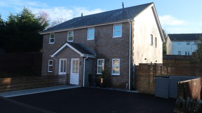 Property on River Terrace, NP12 3XB