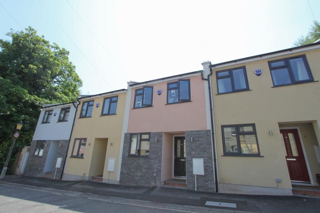 Property main image