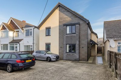 Property on Oxford Road, OX5 2NP