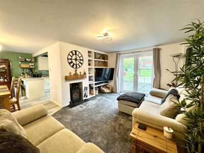 Property on Waltwood Road, NP18 2HS