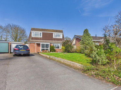 Property on Lyndhurst Crescent, TA6 7QG