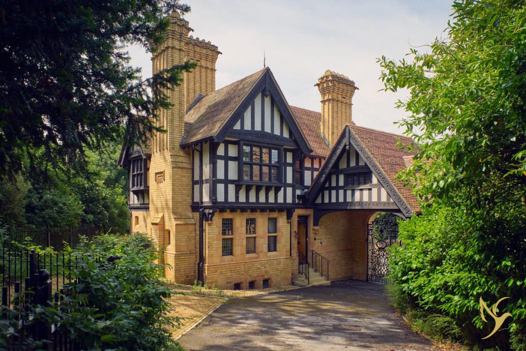 Property main image