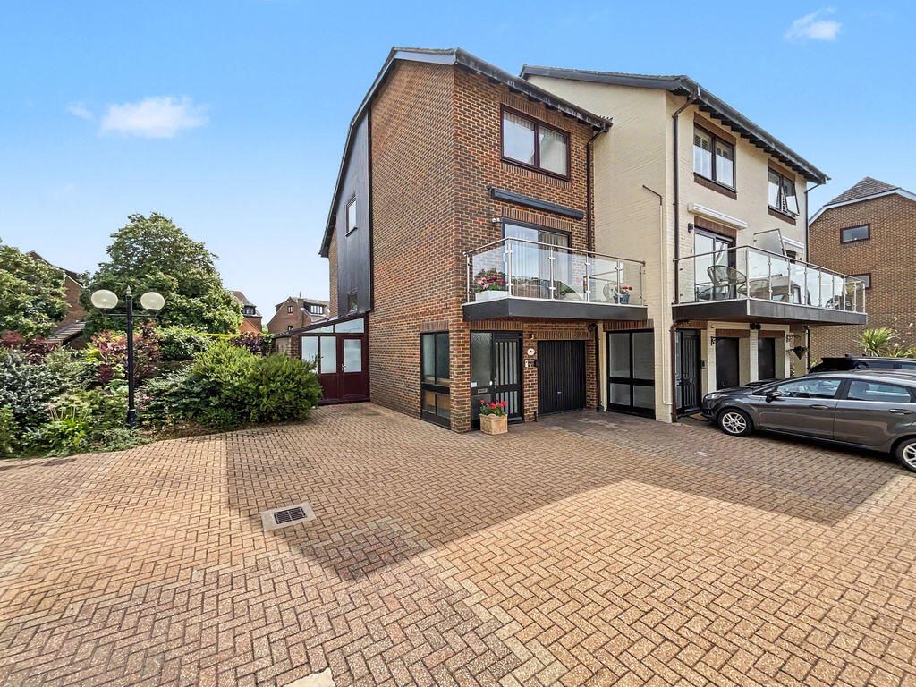 Property main image