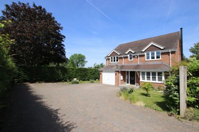 Property on RG6 1EB