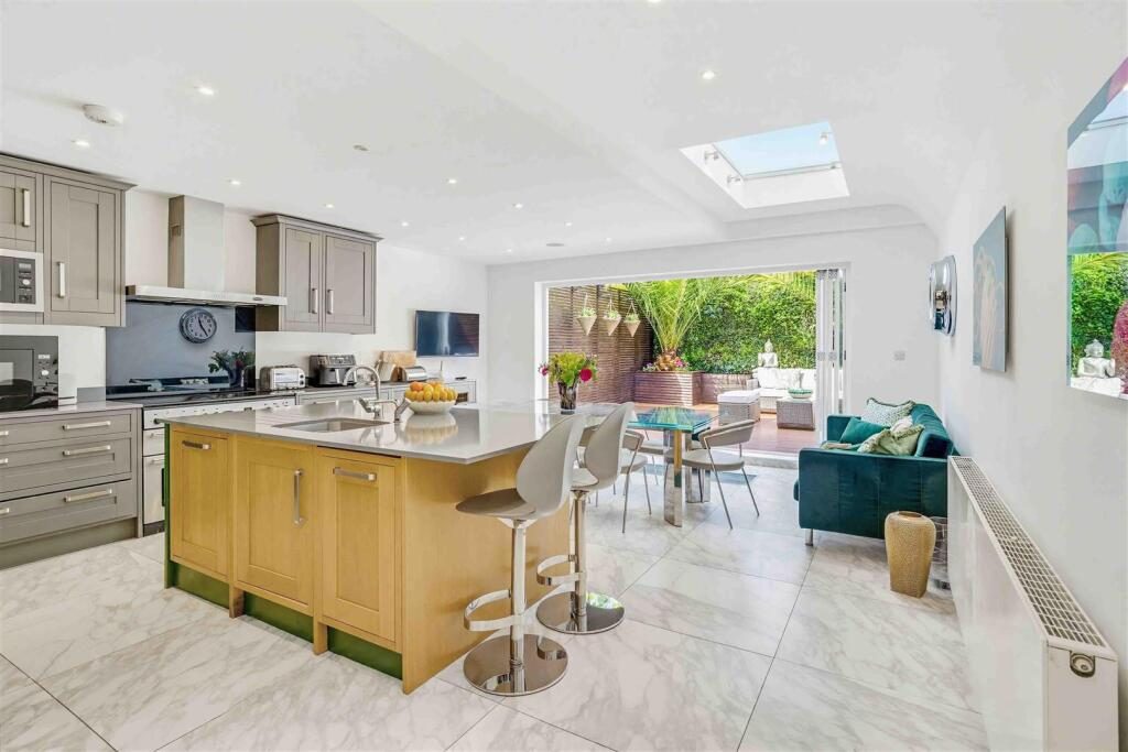 Terraced House