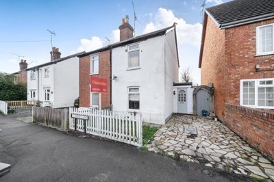 Property on Green Lane, GU17 0NZ