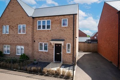 Property on Ise Valley Way, NN8 1FQ