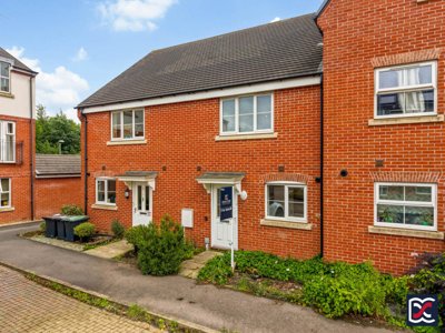 Property on NN10 0GY