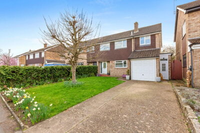 Property on Dovecote, HP17 8BP