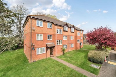 Property on Guildford Road, BN16 3JB