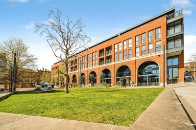 Property on Exchange Street, HP20 1UR