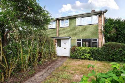 Property on Frogmore Road, GU17 0DF