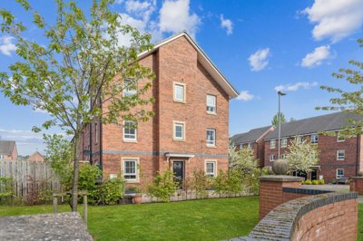 Property on Kintore Road, G43 2AW