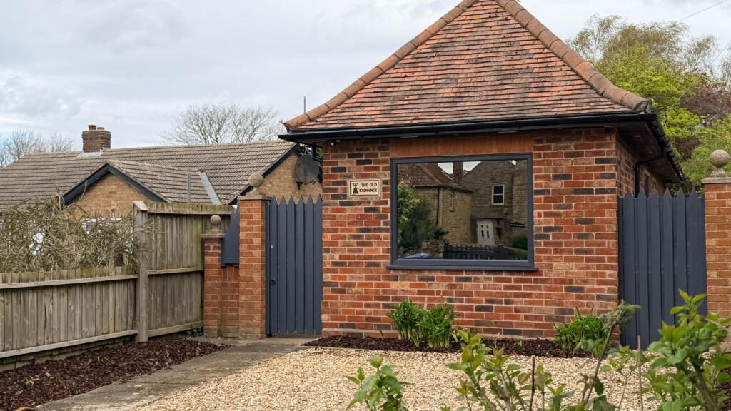 Property main image