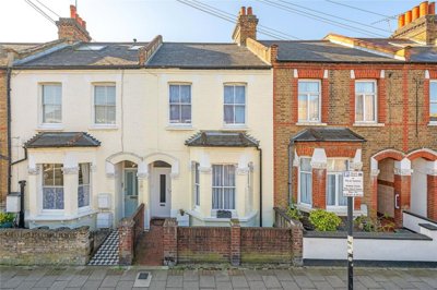 Property on Brathway Road, SW18 4BE