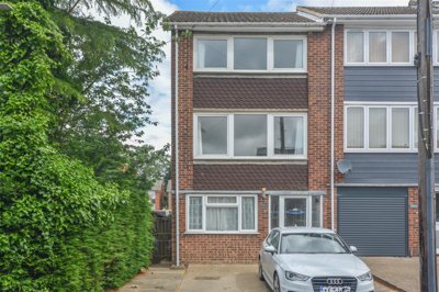 Property on Mayfield Gardens, CM14 4UJ