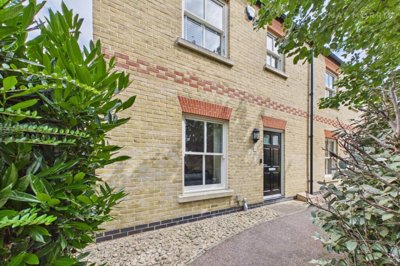 Property on Temple Place, PE29 3RT