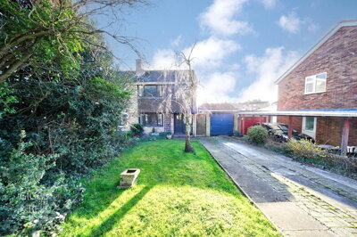 Property on Handcross Road, LU2 8JG