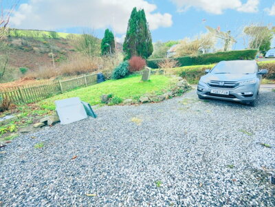 Property on SA33 5RR