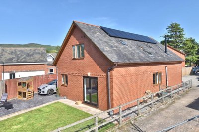 Property on Lon Yr Ysgol, LL15 1AY