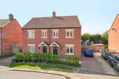 Property on Scholars Way, LN4 1SY