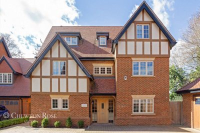 Property on SL5 7GW