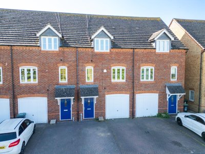 Property on Quarry Close, DA11 0GA