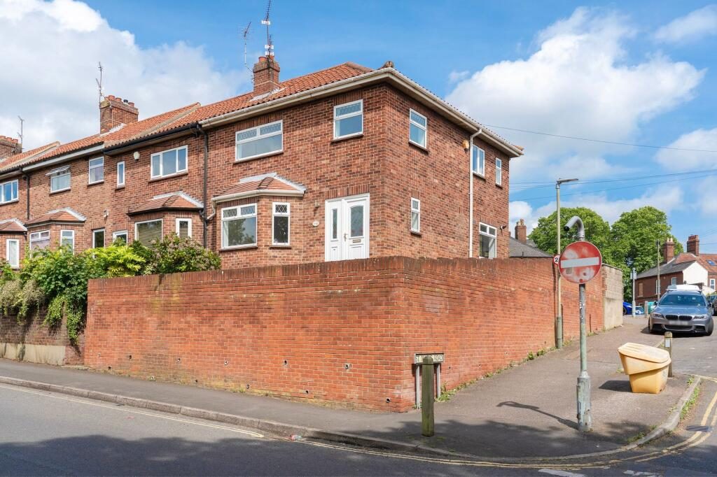 Property main image