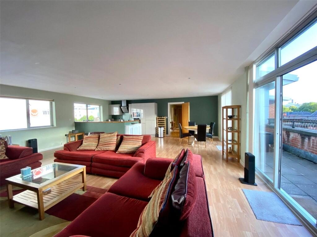 Property main image