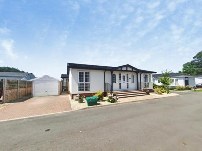 Property on West Road, RG40 3GG